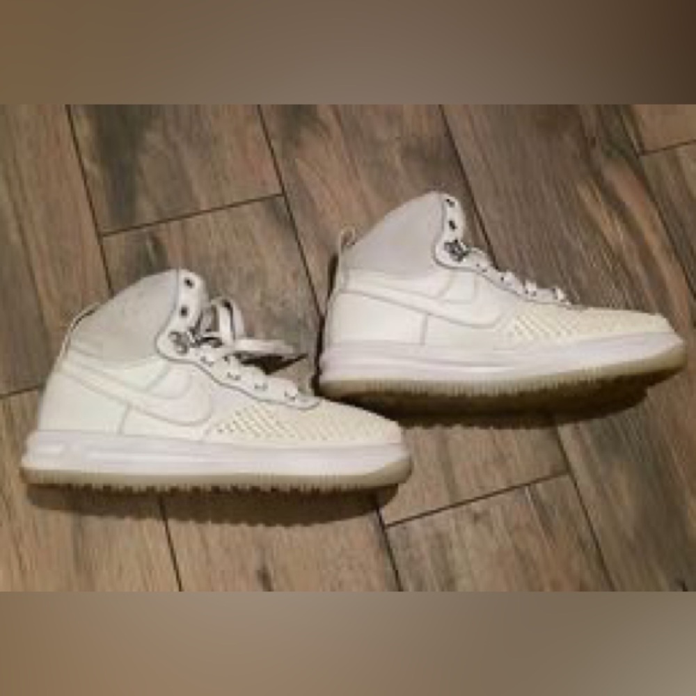 🥾 Nike Lunar Force 1 GS Duckboot White Athletic Shoes - Size 7 Women’s